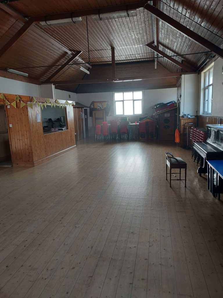 event's venue (unarranged)